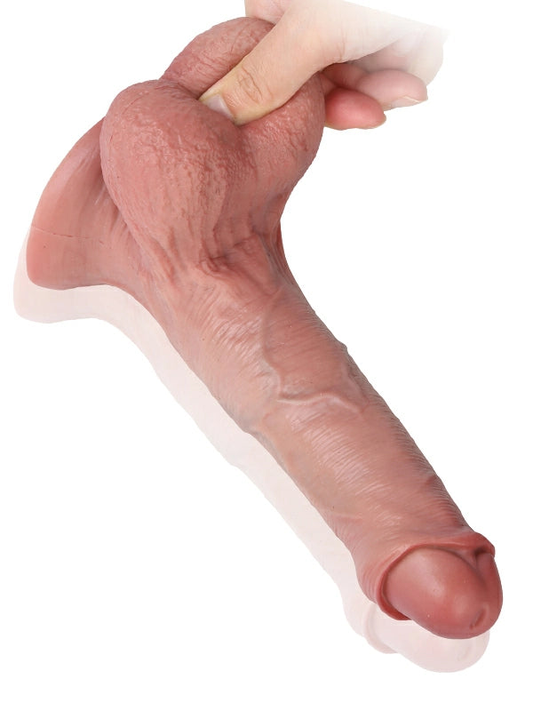 Chris - Dildo Flessibile in Silicone con Prepuzio e Scroto Molle - 21 cm